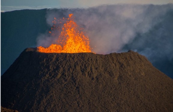 volcán en isla Reunión.jpg